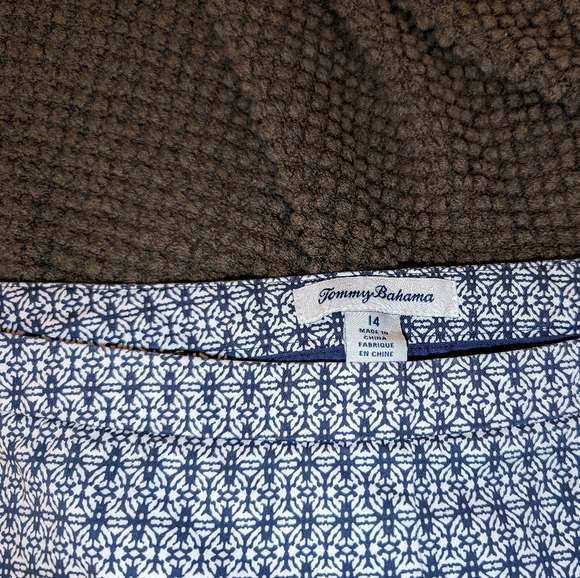 Tommy Bahama Women's Geo in a Bottle Island Blue Ankle pants SZ 14 - Picture 2 of 5